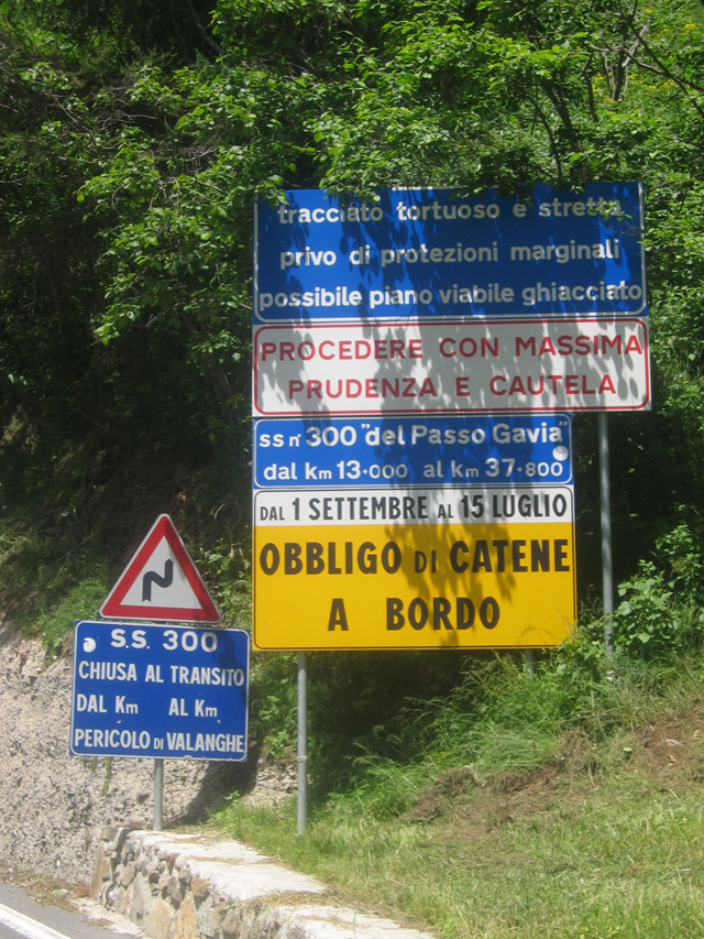 Gavia Pass warning signs