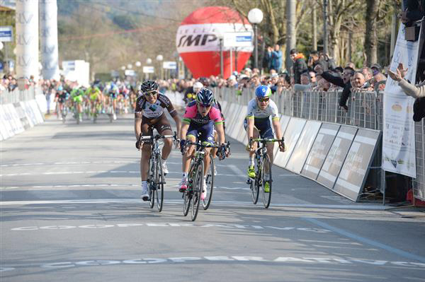 Diego Ulissi wins the GP Camaiore