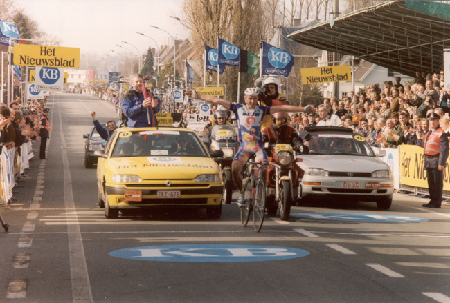 Johan Museeuw wins the 1995 Tour of Flanders