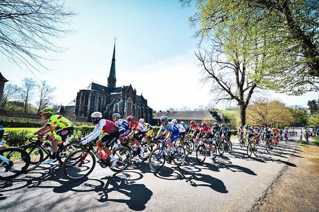 2022 Fleche Wallonne peloton