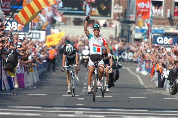 Philippe Gilbert wins L-B-L in 2011