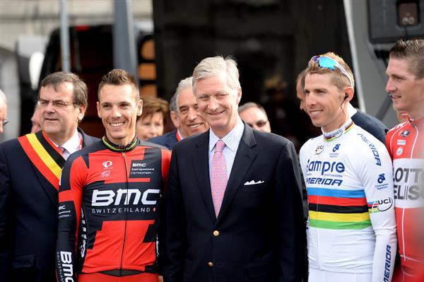 The king of Belgium with Philippe gilbert and Rui Costa