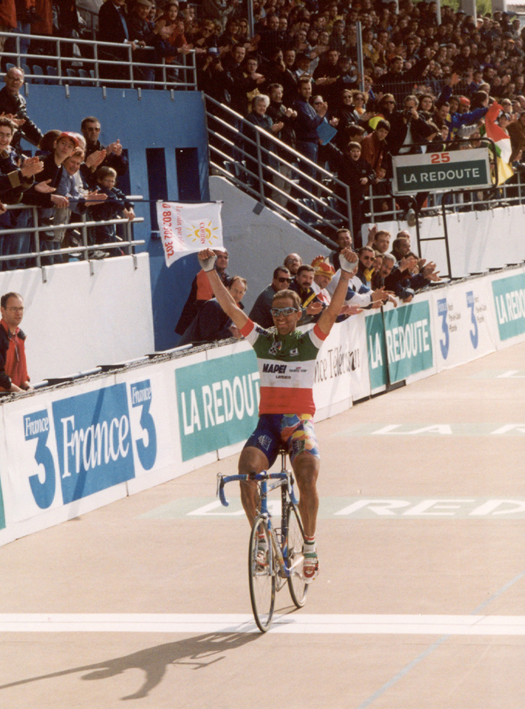 Andrea Tafi wins 1999 Paris-Roubiax