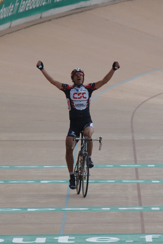 Fabian Cancellara wins 2006 Paris-Roubaix