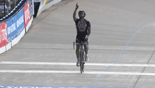 Stuart O'Grady wins Paris-Roubaix