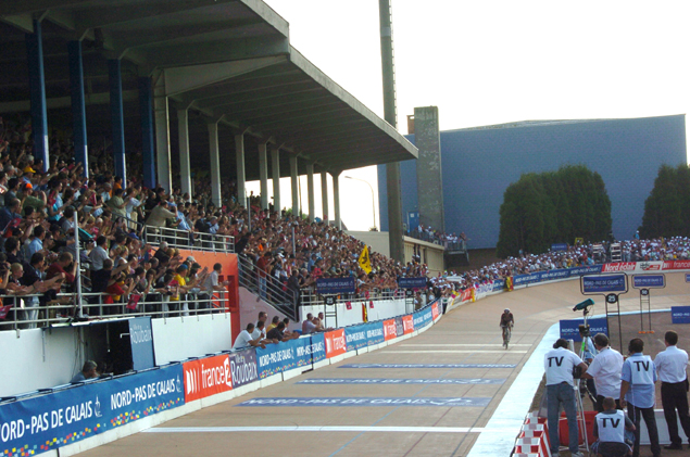 Stoart O'Grady on the Roubaix velodrome