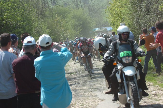 Stuart O'Grady leads the winning break