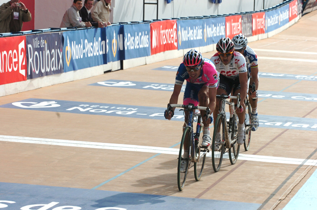 First lap on the Roubaix velodrome