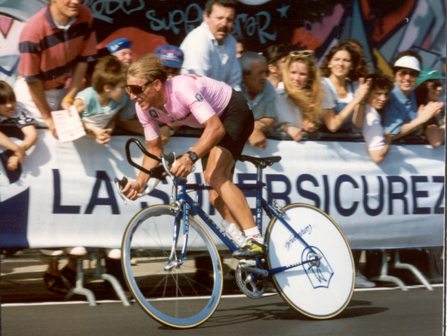 Berzin wins the stage 8 time trial