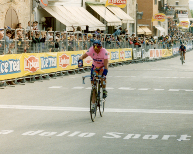 Tony Rominger wins stage 4 in Loreto