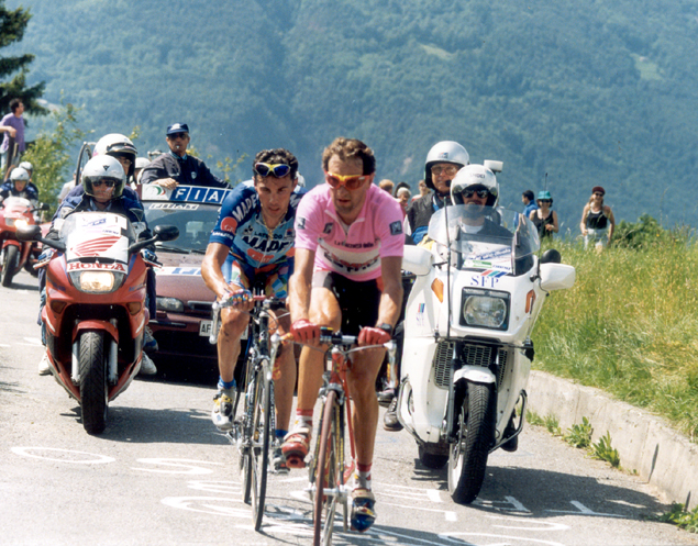 Ivan Gotti in pink with PAvel Tonkov