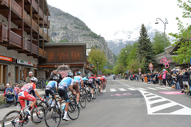 riders into the mountains