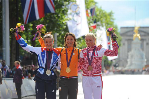 Woemns' road race podium