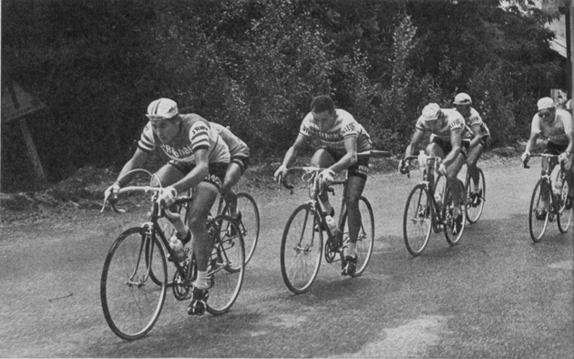 Anquetil leads a small group in the 1964 Tour de France