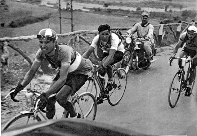 Giuseppe Olmo leads Vasco Bergamaschi and Gino Bartali in the 1935 Giro d'Italia