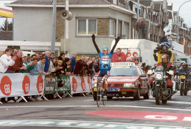 Evgeni Berzin wins the 1994 Liege-Bastogne-Liege