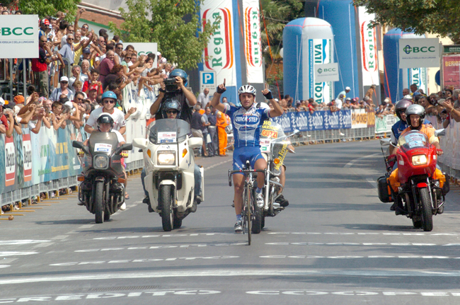 Paolo Bettini wins 2004 GP Citta di Camaiore