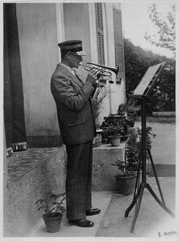 Alfredo Binda playing the trumpet