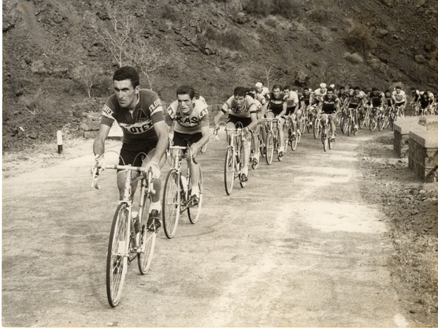 1967 Giro d'Italia: Bitossi leads up Mt Etna in stage 7