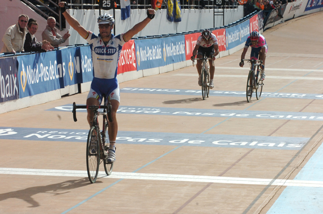 Tom Boonen wins the 2008 paris-Roubaix