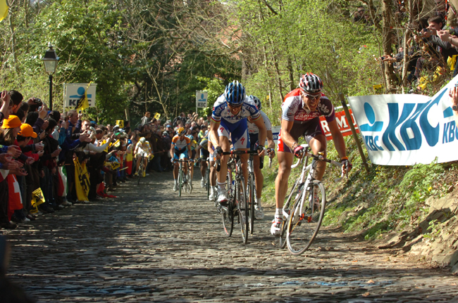 Philippe Gilbert leads Tom Boonen