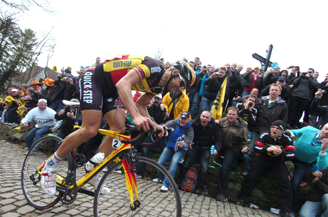 Tom Boonen on the grammont in the 2010 Tour of Flanders