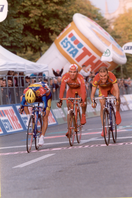 Mirko Celestino wins the 1999 Giro di Lombardia