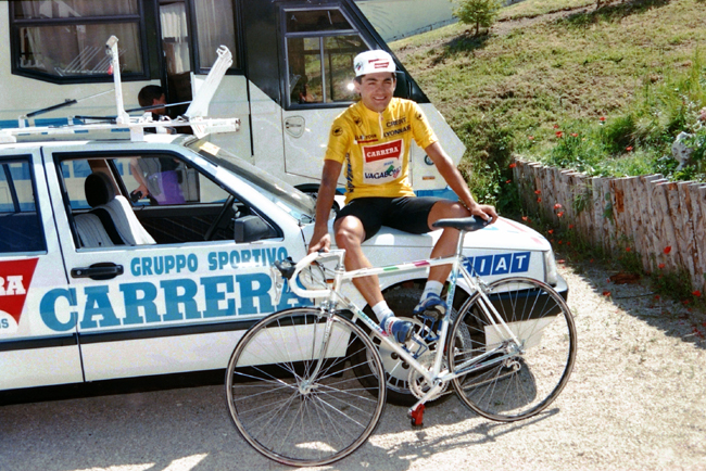 Chiappucci enjoys the rest day of the 1990 tour de France