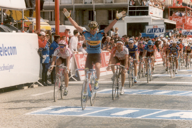 Cipollini wins stage 4 of the 1995 Tour de France