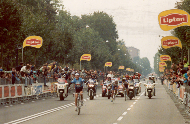 Gianni Faresin wins the 1995 Giro di Lombardia