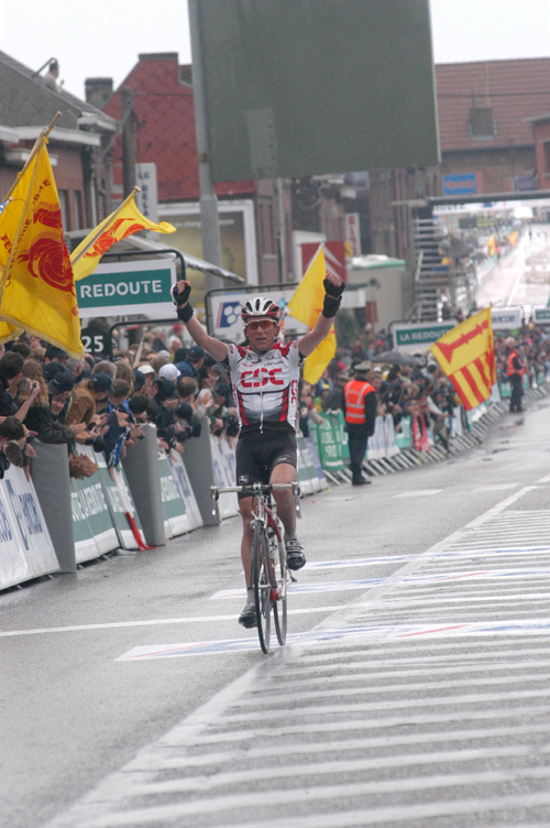 Tyler Hamilton wins the 2003 Liege Baston Liege