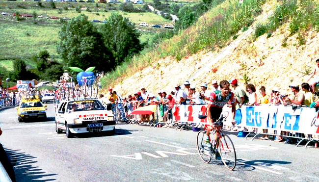 Hampsten rides to Villard de Lans in the 1990 Tour de France