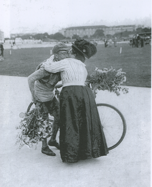 Octave Lapize is greeted by his mother