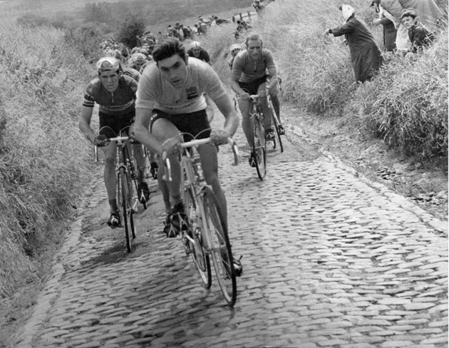 Eddy Merckx leads Roger de Vlaeminck