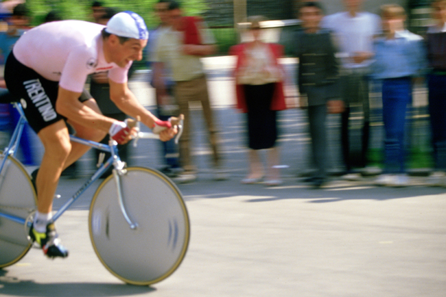 Francesco Moser rides the prologue of the 1985 Giro