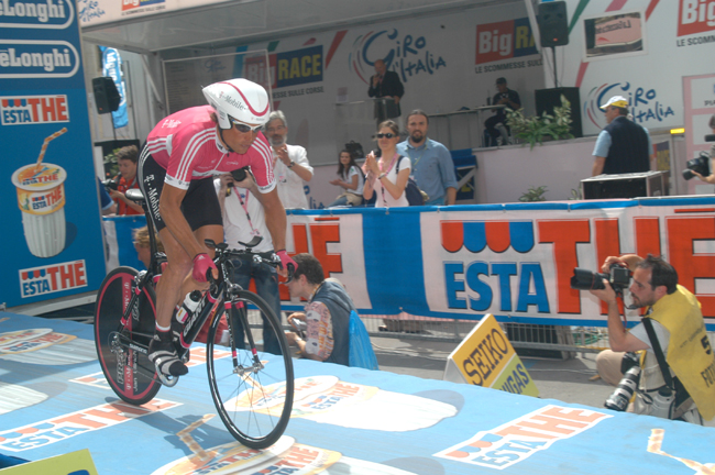 Ullrich starts the 2006 Giro stage 11 time trial