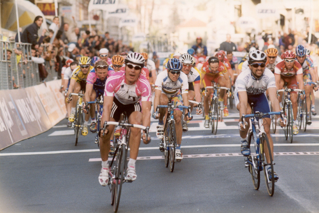 Erik Zabel wins the 2000 Milano-San Remo