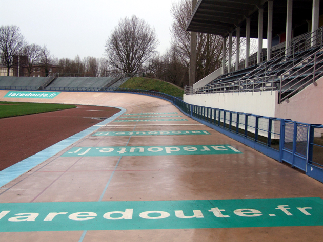 Roubaix velodrome finsih line