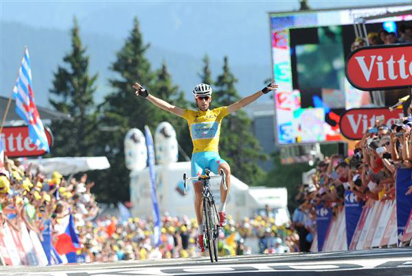 Vincenzo Nibali wins stage 13