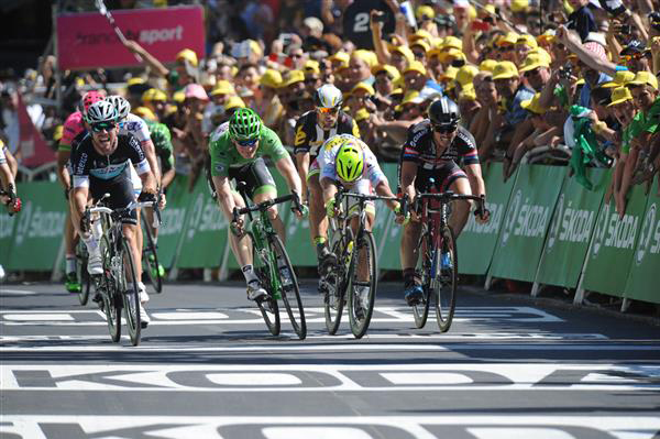 Mark Cavendish wins Topur de France stage 7