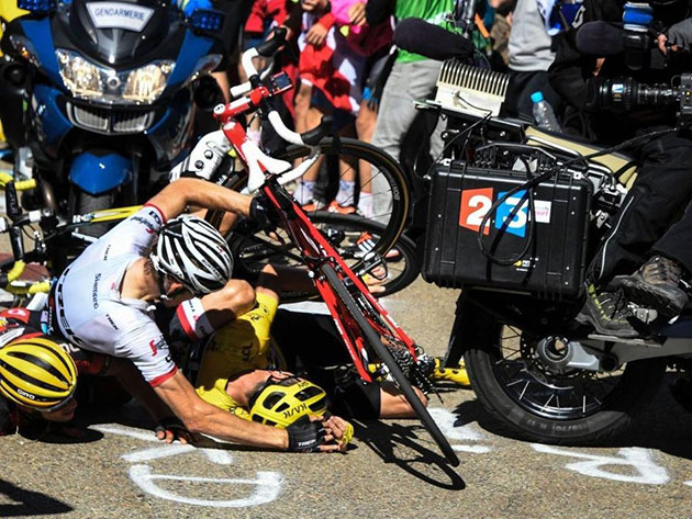 Stage 12 Froome crash