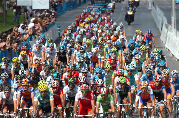 Vuelta peloton