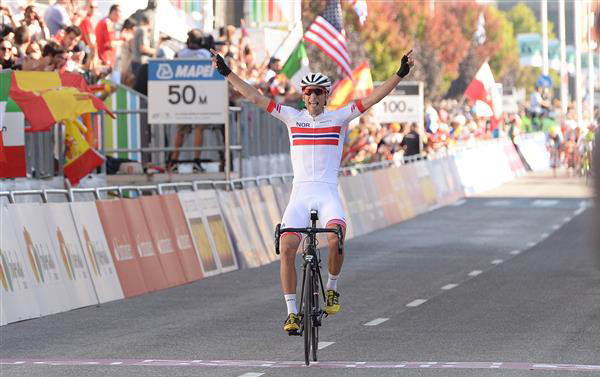 Sven Bystrom wins the mesnunder 23 road race