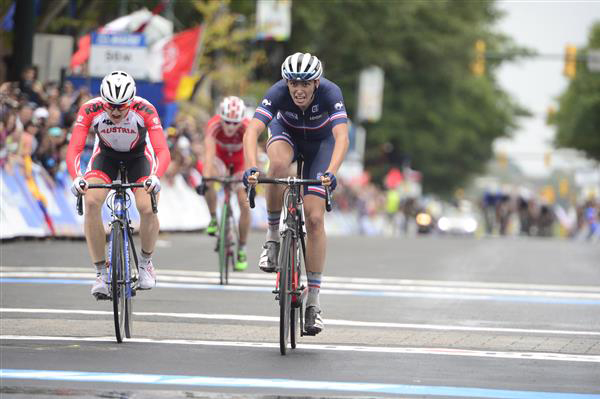 Felix Gll wins junior mens road race