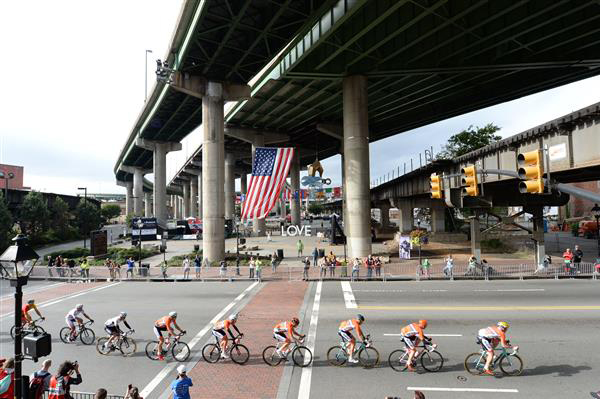 Chasing peloton